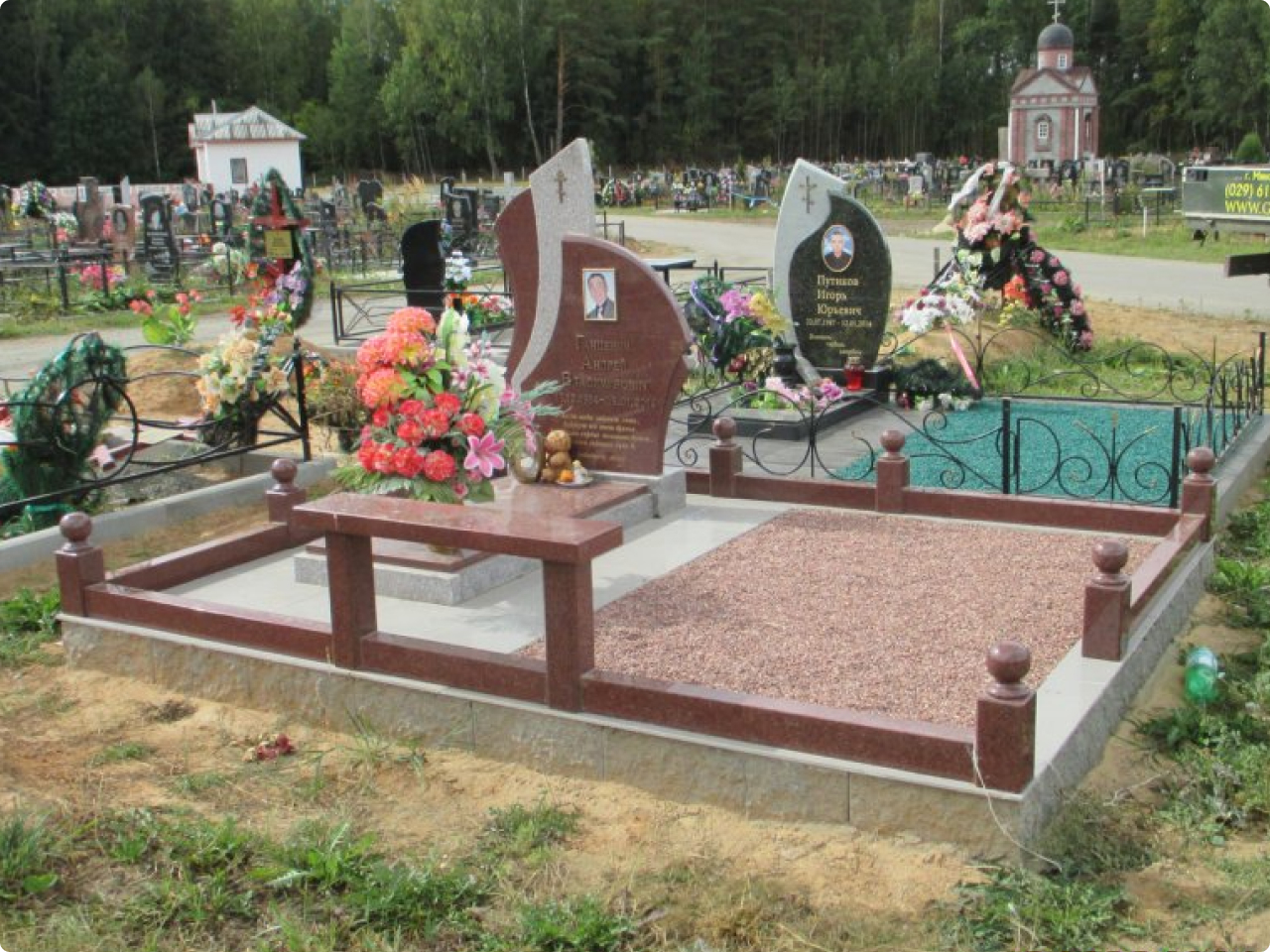 Уход за могилой на кладбище в Гомеле